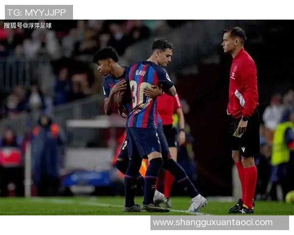 在异国街头邂逅足球巨星的奇妙瞬间与难忘回忆